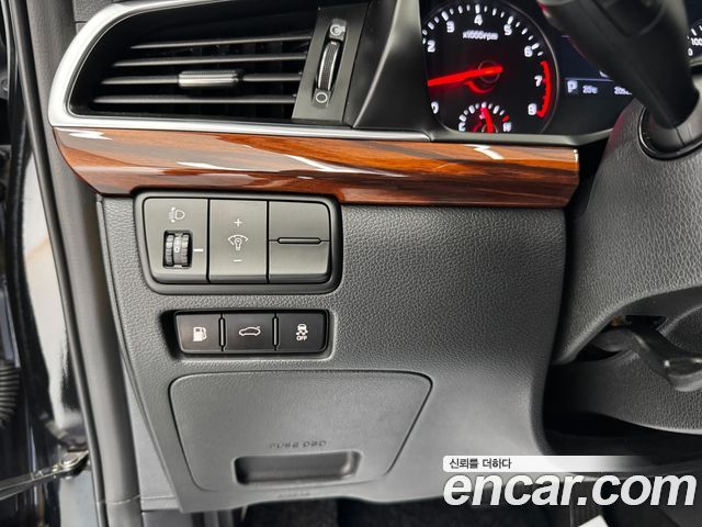 Kia K7 2017 — photo 12