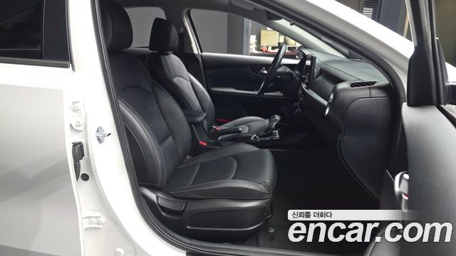 Kia K3 2024 — photo 17
