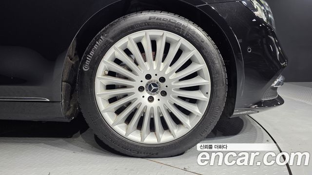 Mercedes-Benz S-Class 2019 — photo 7