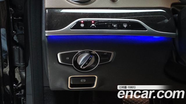 Mercedes-Benz S-Class 2019 — photo 29
