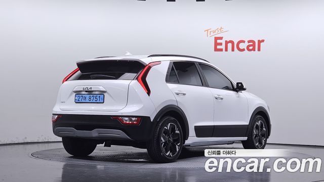 Kia Niro 2023 — photo 2