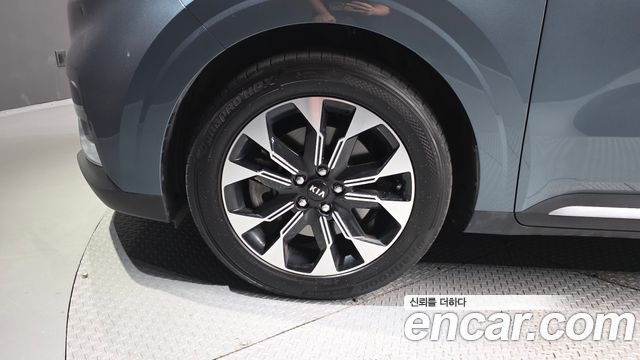 Kia Canival 2021 — photo 5