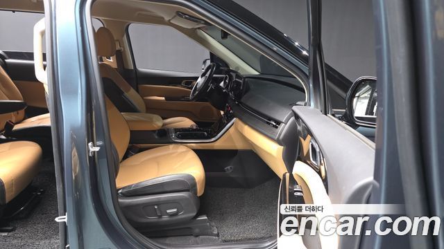 Kia Canival 2021 — photo 17