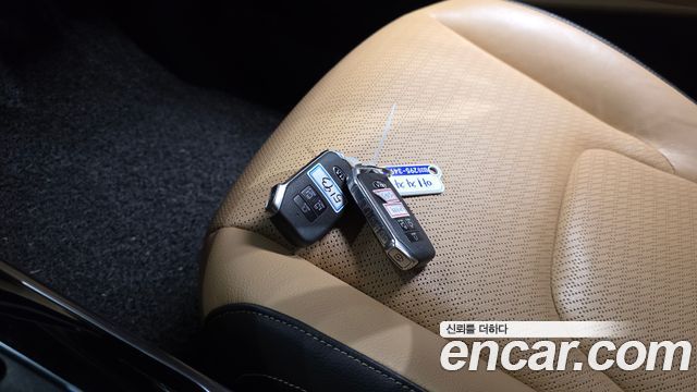 Kia Canival 2021 — photo 24