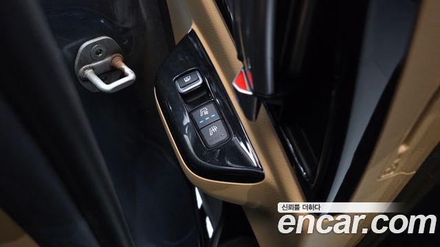 Kia Canival 2021 — photo 25
