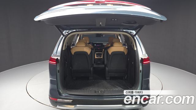 Kia Canival 2021 — photo 26