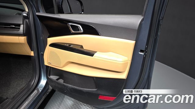 Kia Canival 2021 — photo 15