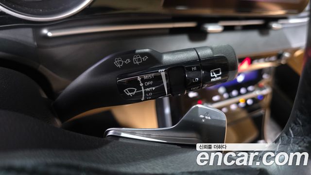 Kia Canival 2021 — photo 31