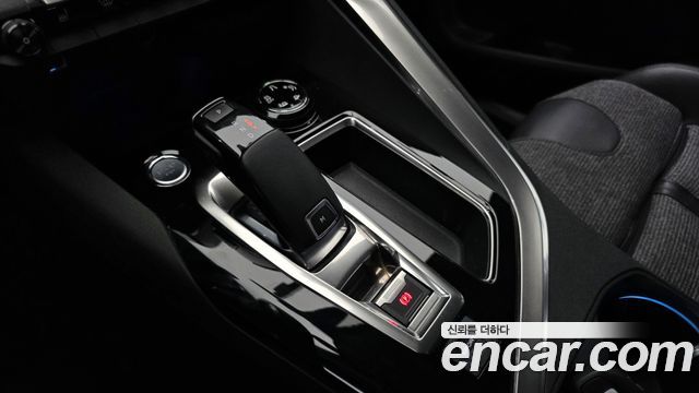 Peugeot 5008 2018 — photo 12