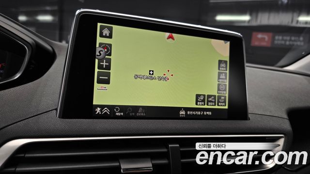 Peugeot 5008 2018 — photo 24