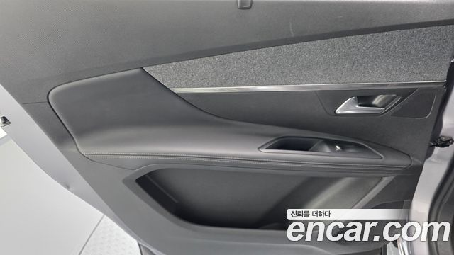 Peugeot 5008 2018 — photo 15