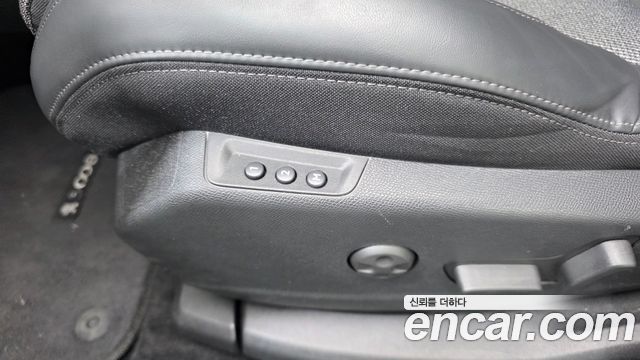 Peugeot 5008 2018 — photo 28