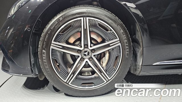 Mercedes-Benz EQE 2024 — photo 5