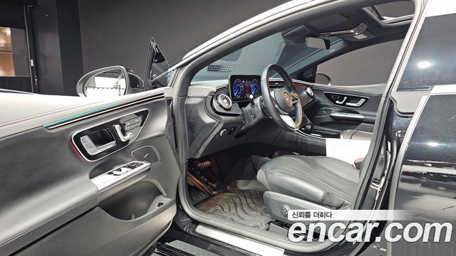 Mercedes-Benz EQE 2024 — photo 13