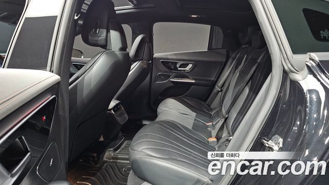 Mercedes-Benz EQE 2024 — photo 18