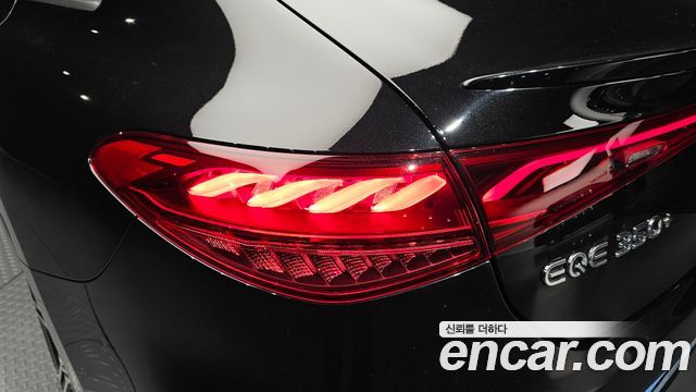 Mercedes-Benz EQE 2024 — photo 9