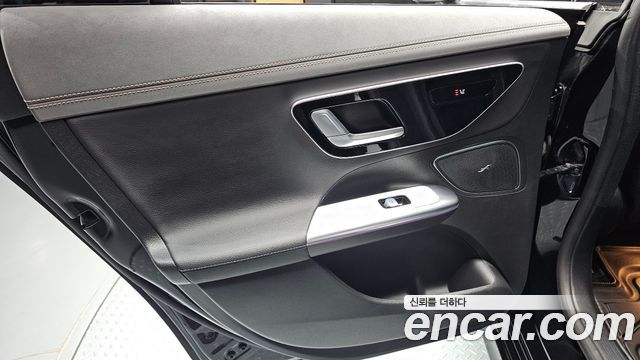 Mercedes-Benz EQE 2024 — photo 15