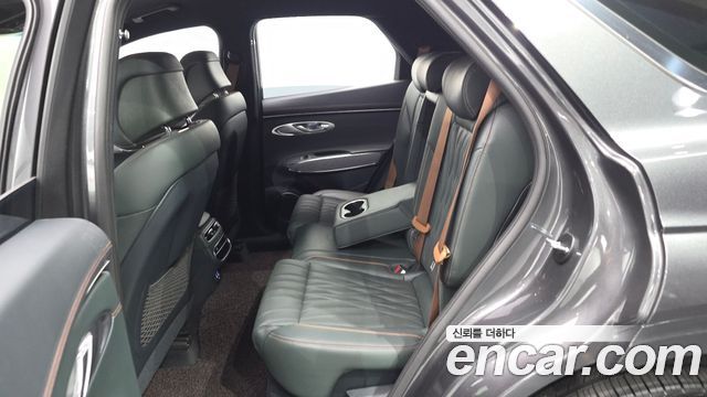 Genesis GV70 2023 — photo 18