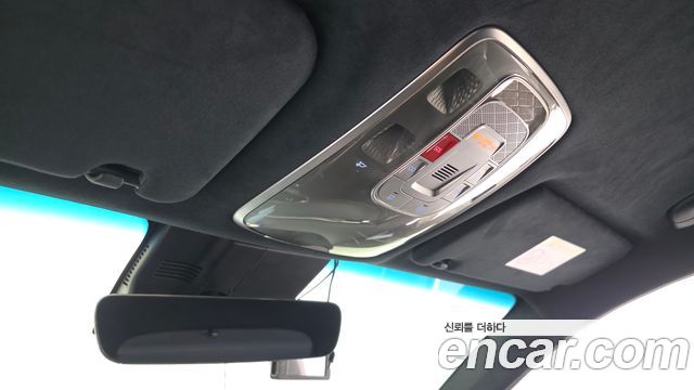 Genesis GV70 2023 — photo 24