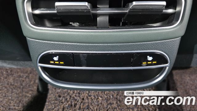 Genesis GV70 2023 — photo 25