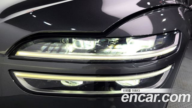 Genesis GV70 2023 — photo 8