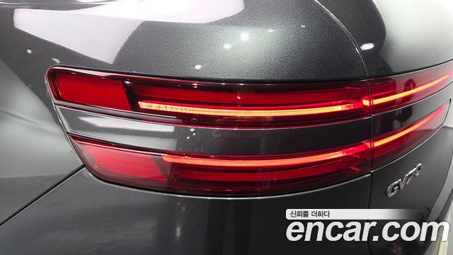 Genesis GV70 2023 — photo 9