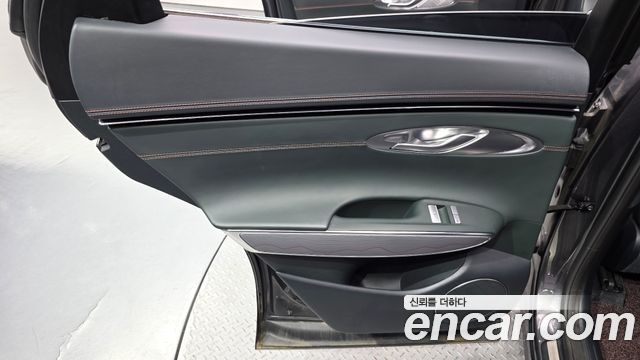 Genesis GV70 2023 — photo 15