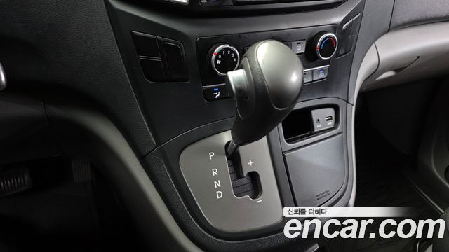 Hyundai Starex 2017 — photo 9