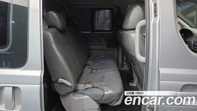 Hyundai Starex 2017 — photo 12