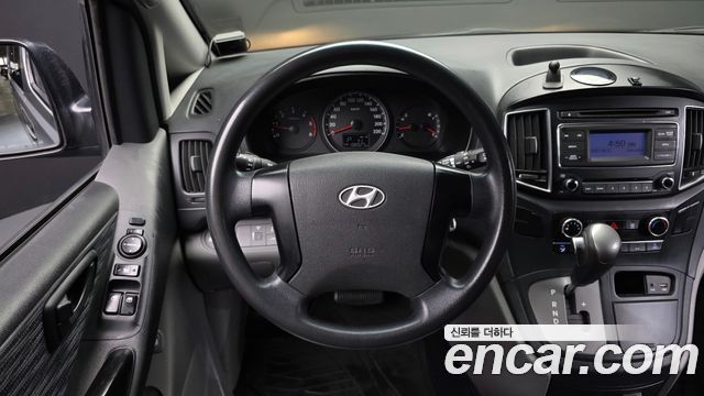 Hyundai Starex 2017 — photo 13