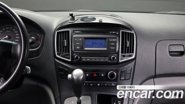 Hyundai Starex 2017 — photo 14