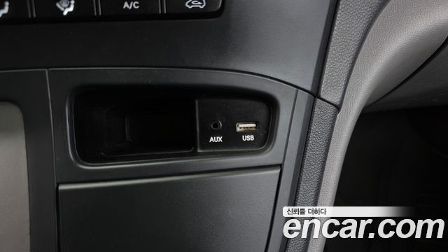 Hyundai Starex 2017 — photo 19