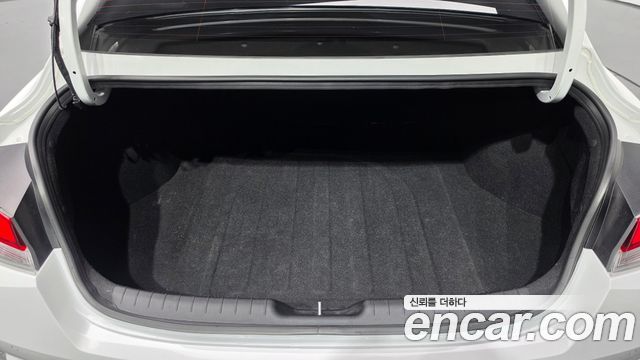 Hyundai AVANTE 2023 — photo 19