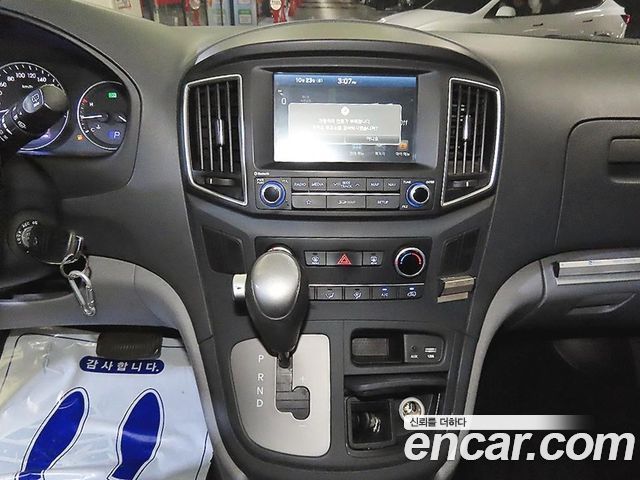 Hyundai Starex 2019 — photo 11