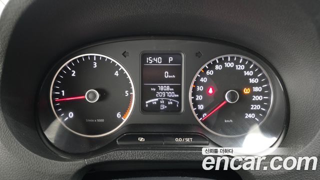 Volkswagen Polo 2013 — photo 8
