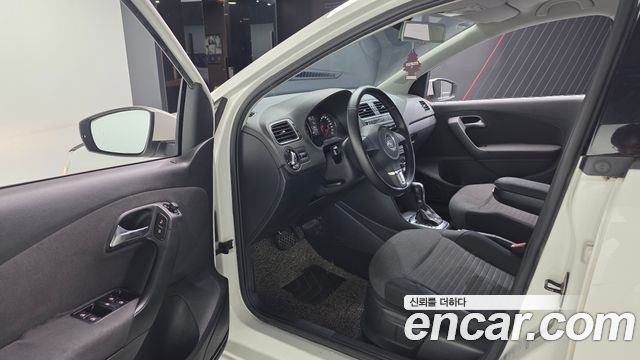 Volkswagen Polo 2013 — photo 10