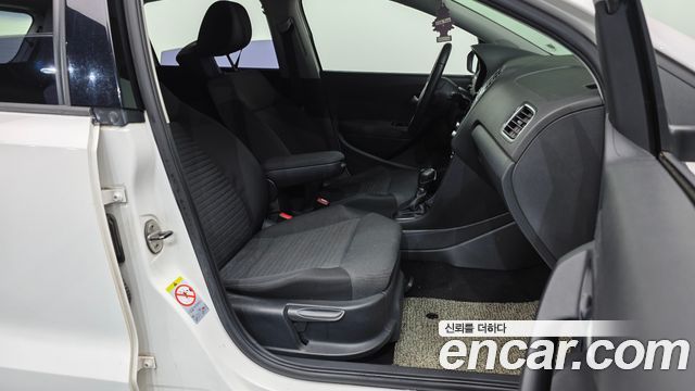 Volkswagen Polo 2013 — photo 11