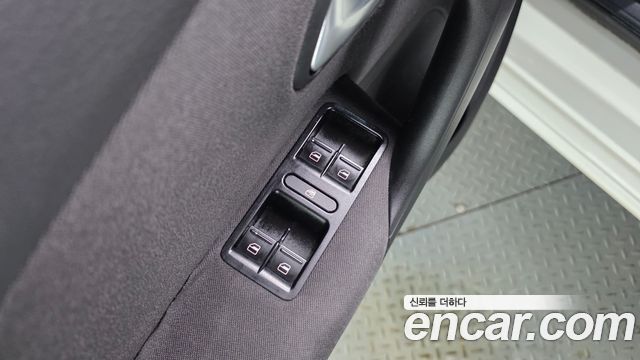 Volkswagen Polo 2013 — photo 16