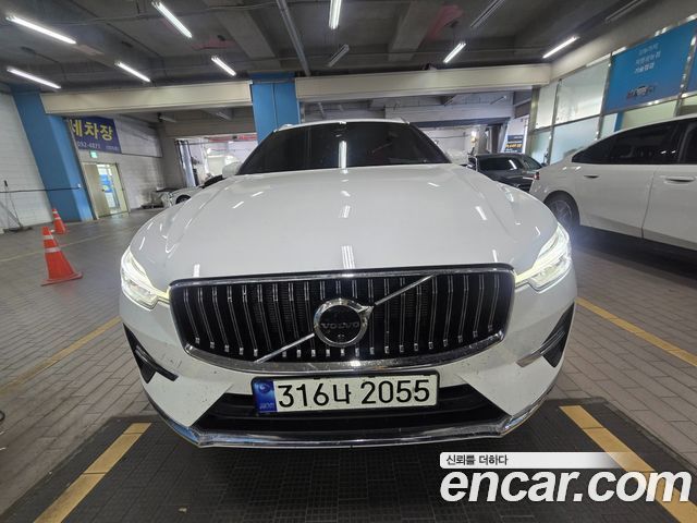 Volvo XC60 2023 — photo 3