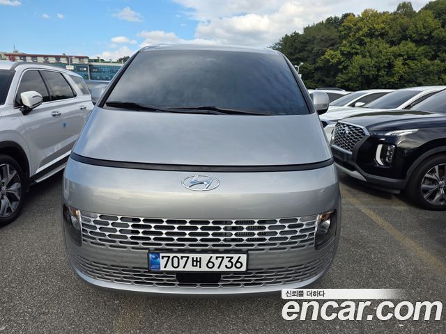 Hyundai Staria 2023 — photo 3