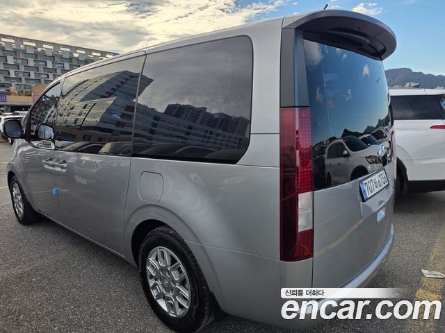 Hyundai Staria 2023 — photo 5