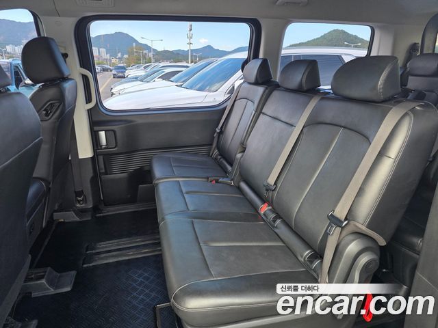 Hyundai Staria 2023 — photo 19