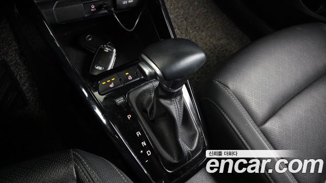 Kia Stonic 2018 — photo 9