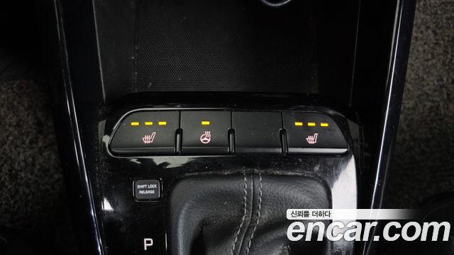 Kia Stonic 2018 — photo 17
