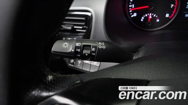 Kia Stonic 2018 — photo 19