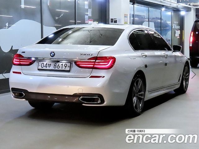 BMW 7-Series 2017 — photo 4