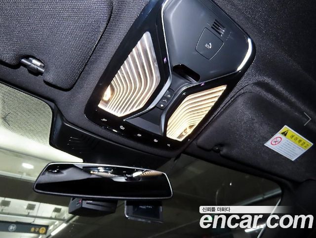 BMW 7-Series 2017 — photo 14
