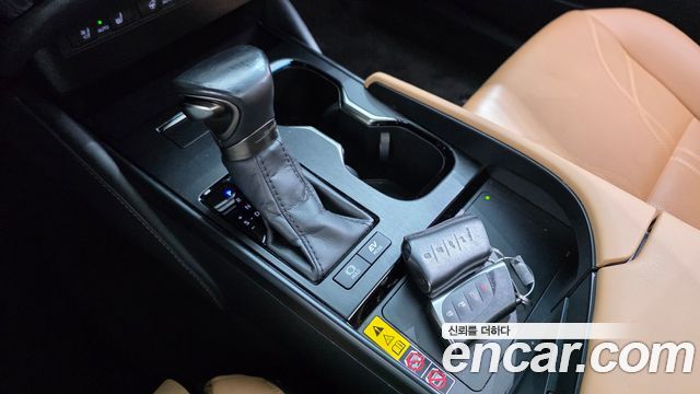 Lexus ES 2025 — photo 12