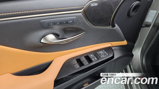 Lexus ES 2025 — photo 26