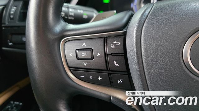 Lexus ES 2025 — photo 30